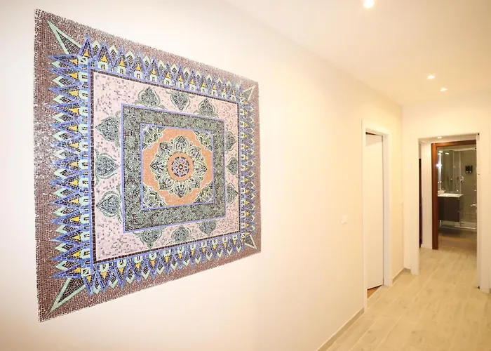 Unique Luxury Apartment&rooms Couette-café 4*